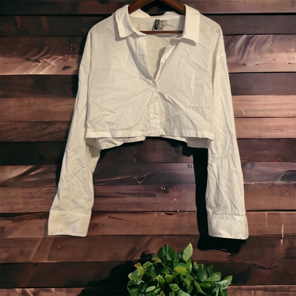 NWOT Button-Up Cotton Cropped Blouse